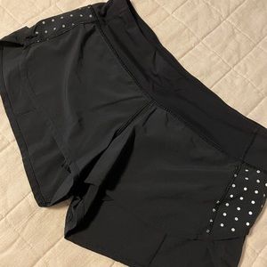 Lululemon speed up shorts size 6